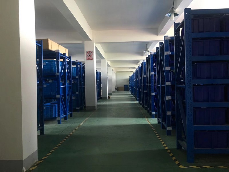 中（zhōng）型貨架
